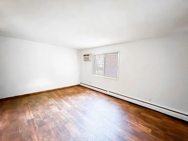 2626 Fremont Ave S — Photo 26