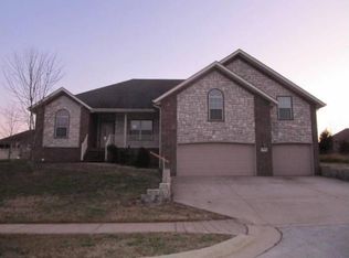 1964 E Burntwood Dr, Springfield, MO 65803