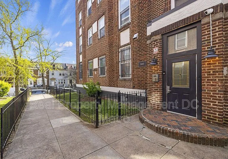 1441 Spring Rd NW #202 — Photo 1