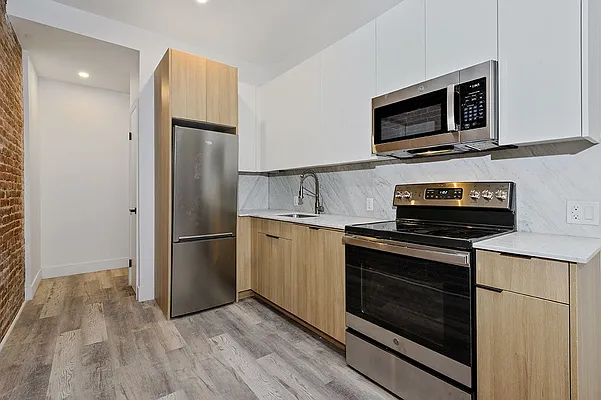 Rented by R New York | media 7