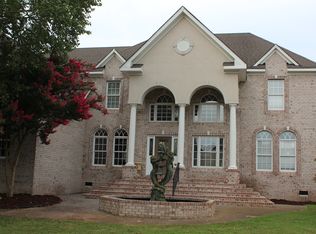 556 River Gate Rd, Chesapeake, VA 23322