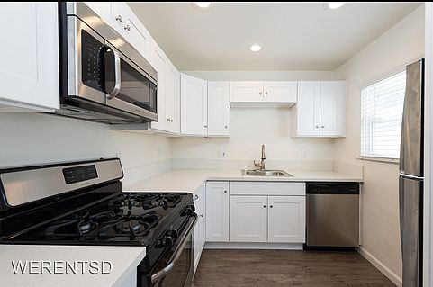 4th image of 161 D Ave APT 4