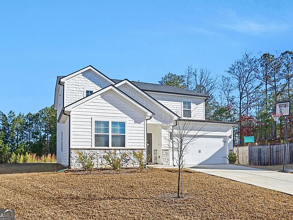 2nd image of 176 Summit Pointe Ln