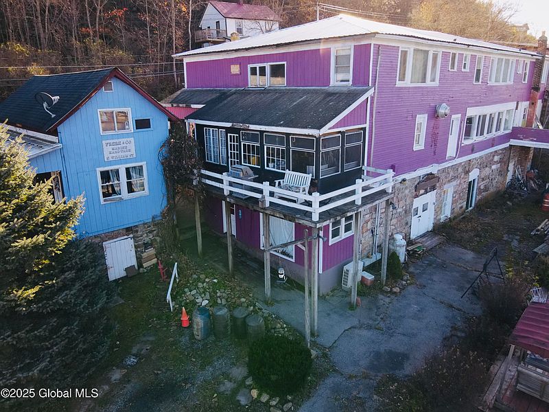 2nd image of 82 N Williams Street