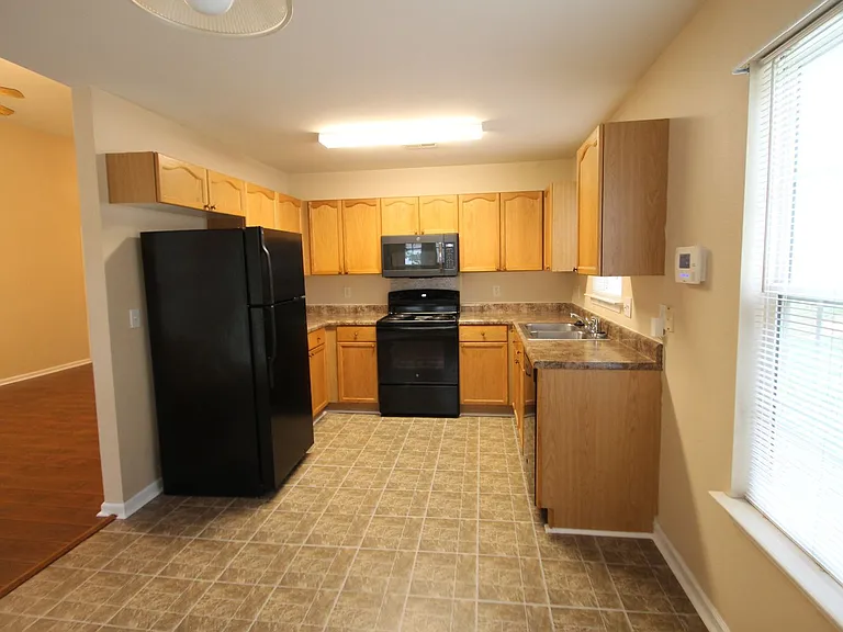 1281 Spring View Ct — Photo 9