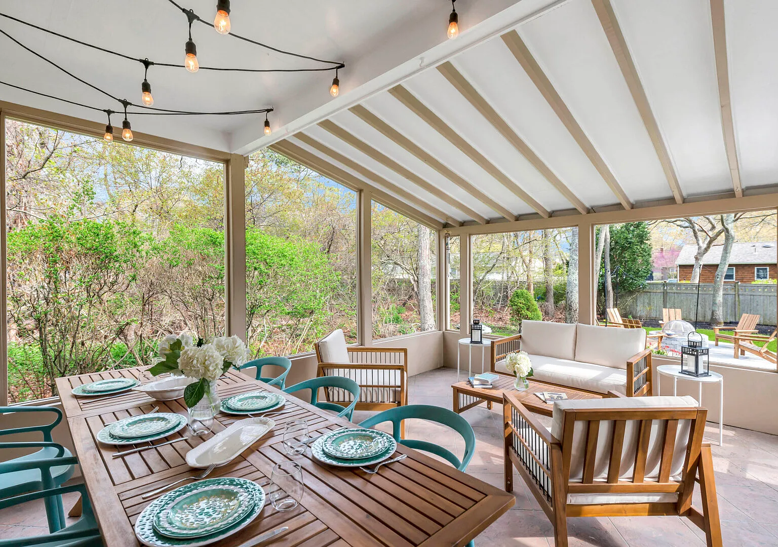 Hampton Bays Home Minutes From Southampton Village — Photo 1