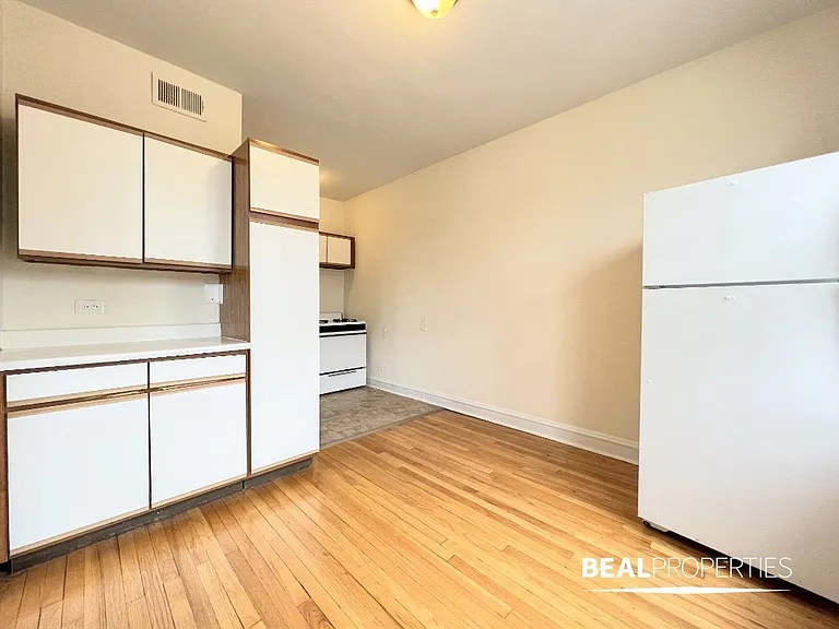 353 Park Ave #5 — Photo 6