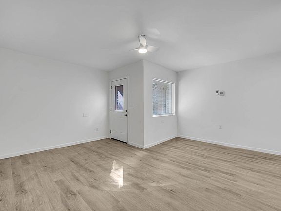 5th image of 620 27th St APT A