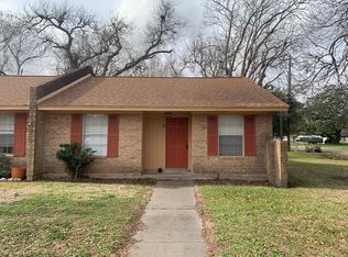 101 Willenberg St #7, Lake Jackson, TX 77566