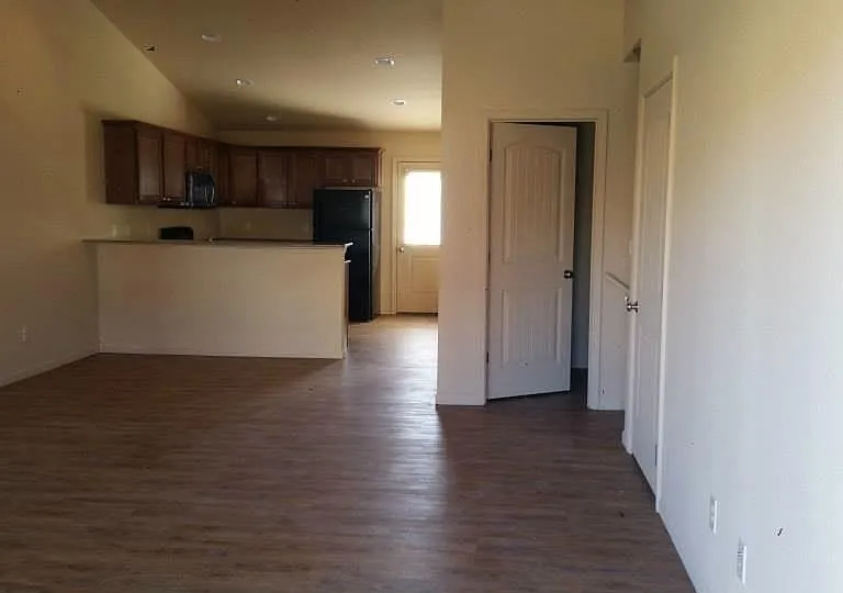 4591 Parkwood Cir — Photo 8