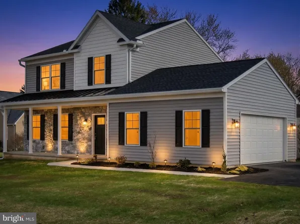 5 Boundary Dr, New Freedom, PA 17349