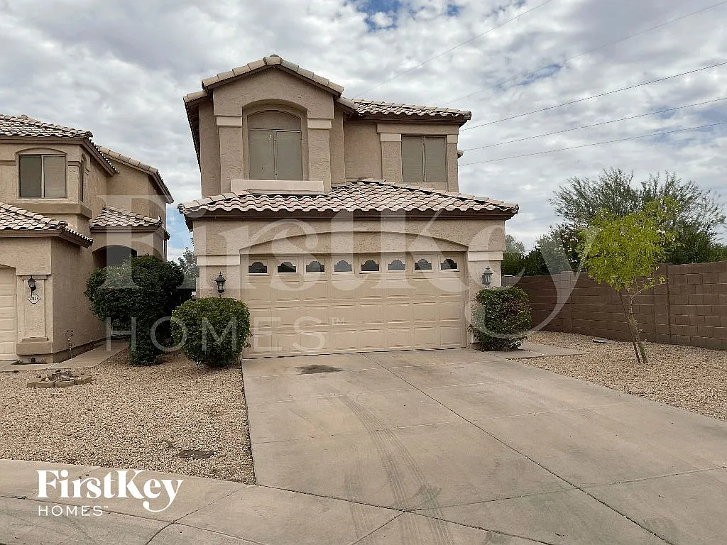 3 bed, 2.5 bath, 1428 sqft, $2,410 — Photo 1