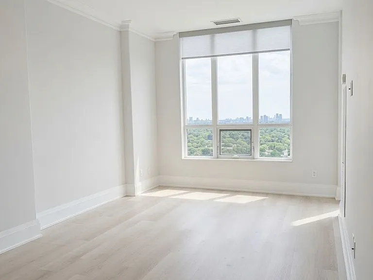 100 Harrison Garden Blvd #GPH23 — Photo 9