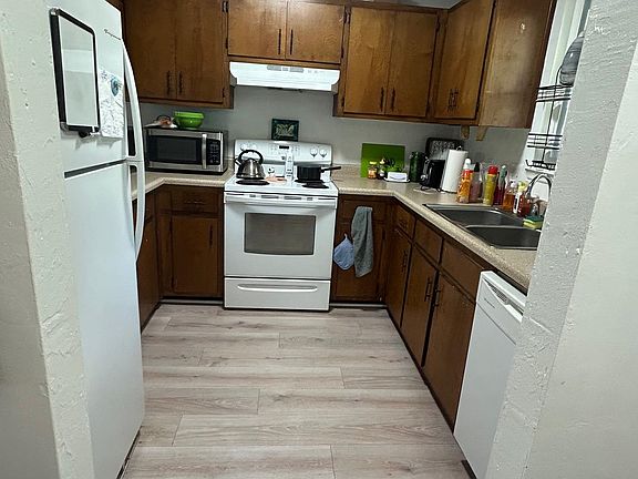 5th image of 1859 Darryl Dr