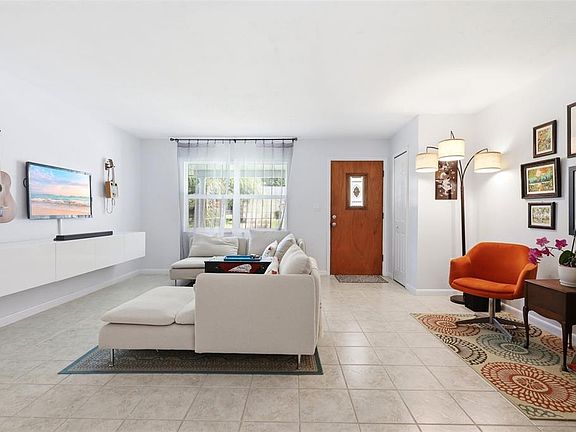 5th image of 912 E ARIZONA AVENUE