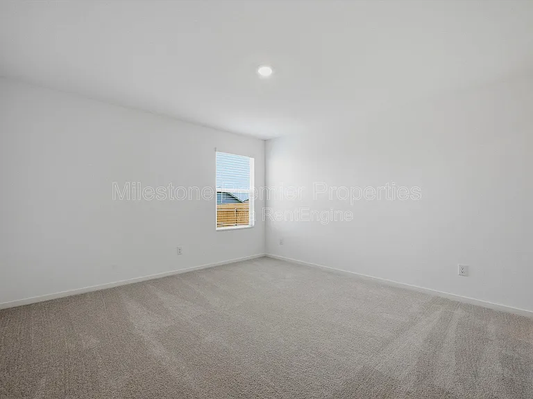 3719 Longleaf Dr — Photo 11