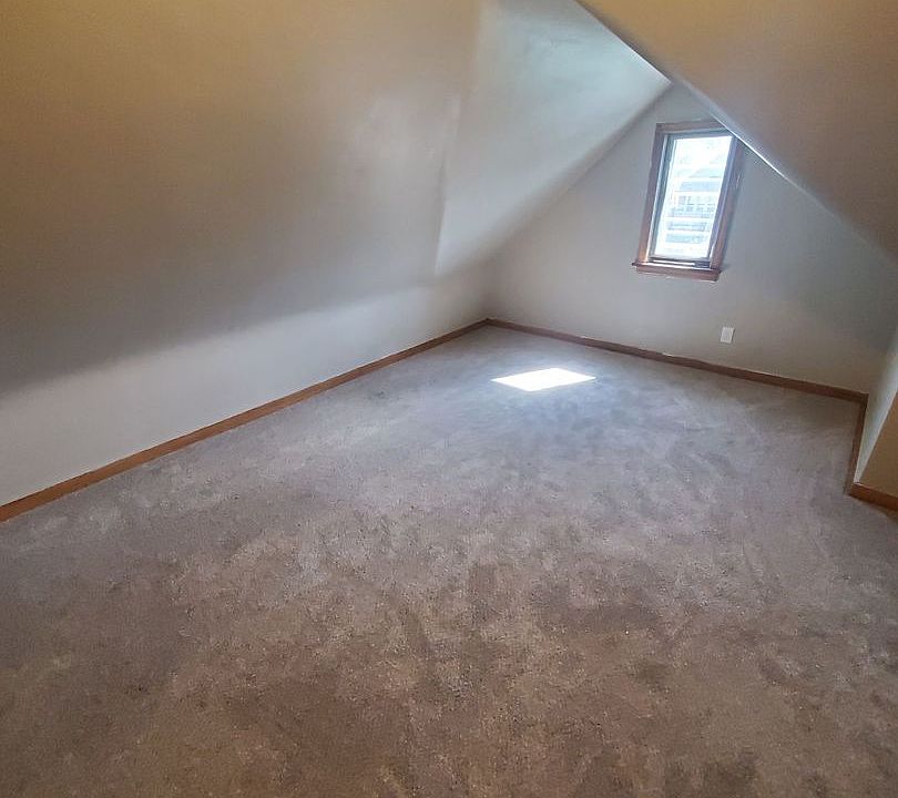 2nd image of 5111 N Hopkins St