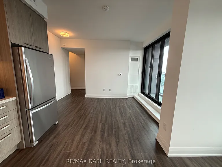 20 Soudan Ave #2408 — Photo 6