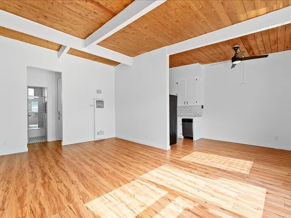 6114 Cahuenga Blvd, North Hollywood, CA