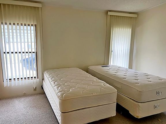 5th image of 715 Sunny Ave