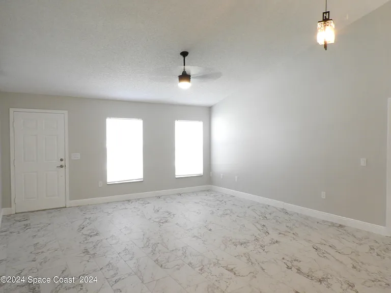 506 Lafayette St SW — Photo 4
