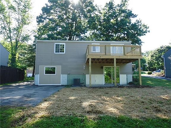 3rd image of 104 Tippecanoe Dr