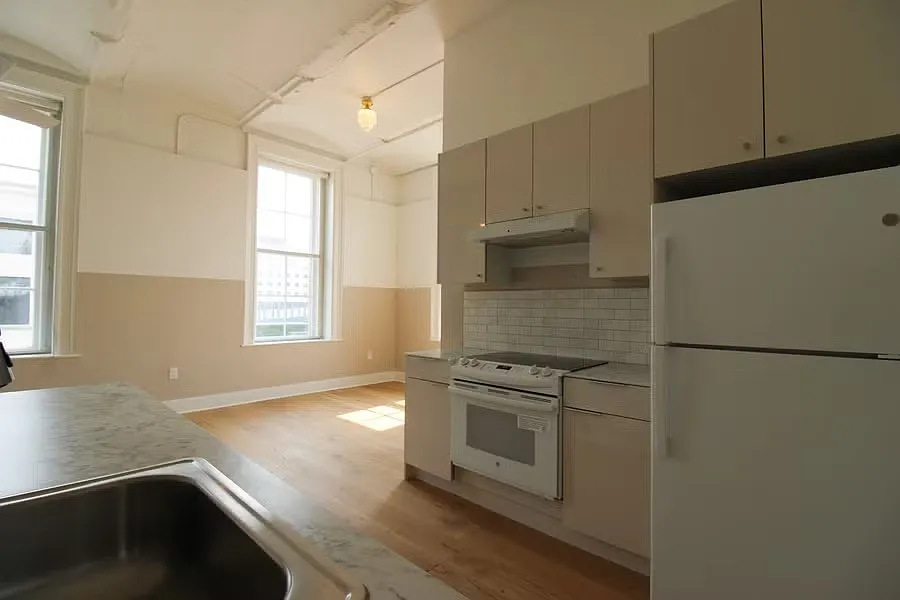 1 bed, 1.0 bath, 915 sqft, $2,090 — Photo 3