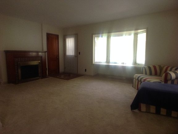 3rd image of 6567 Charles St