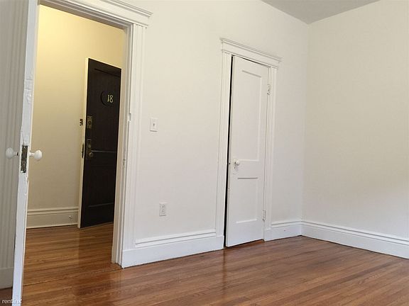 116 Warren #18,19 004