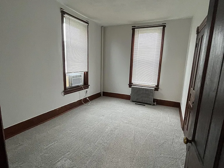 18 E Main St — Photo 8