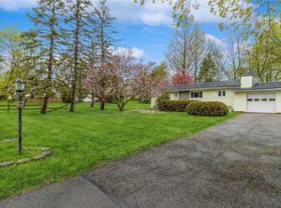 18 Mason Rd, Fairport, NY 14450