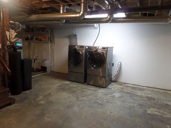5th image of 703 S East St