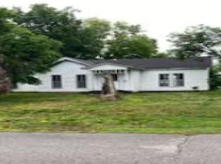 24 Michigan St, Oswego, KS 67356