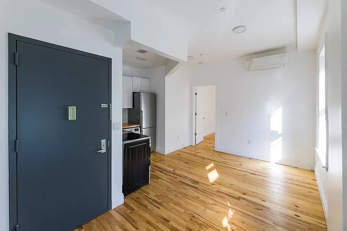Building Photo - 512 W 171st St #3B