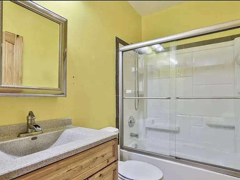 1112 Oxford State Rd — Photo 3