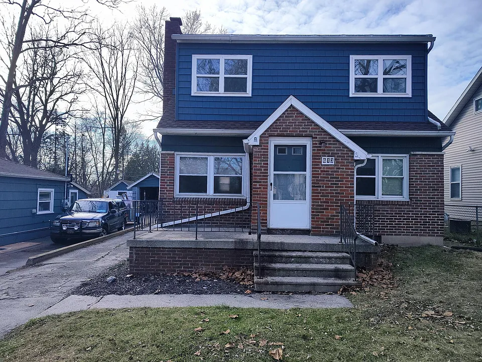 613 N Deerfield Ave