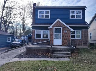 613 N Deerfield Ave, Lansing, MI 48917