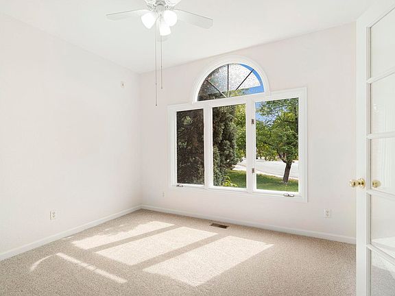 3rd image of 2612 Fox Run Ct