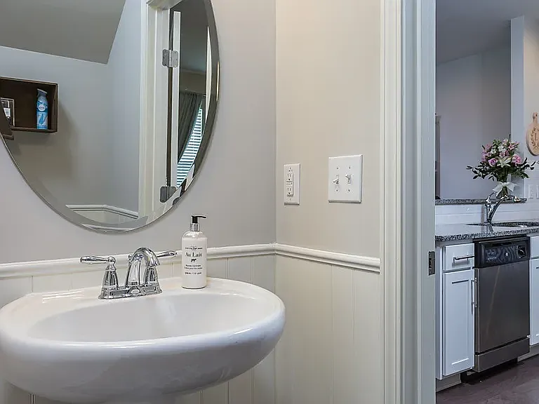 2 bed, 2.5 bath, 1375 sqft, $1,800 — Photo 4