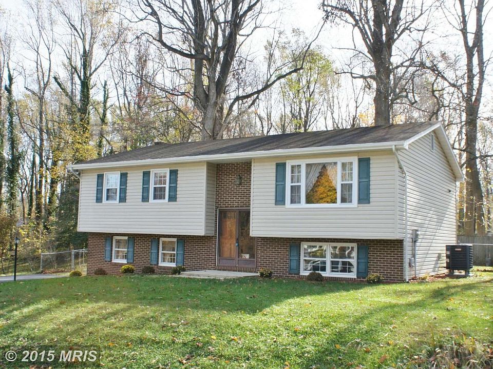 Welcome to 5370 Forest Trail!