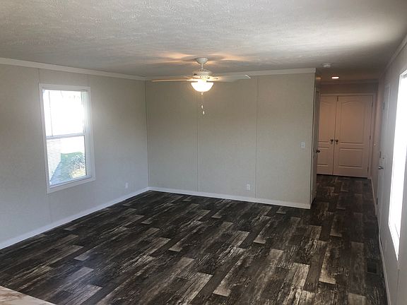 3rd image of 1236 Elaine Dr #146