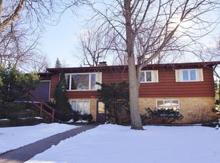 2555 8th St NW, New Brighton, MN 55112