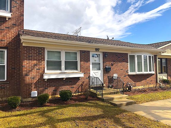 3rd image of 217 Fishing Ln #19