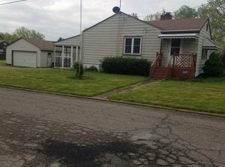 1074 5th St, Struthers, OH 44471