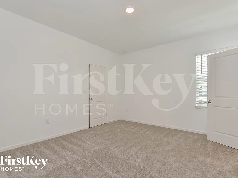 611 Avila Pl — Photo 13