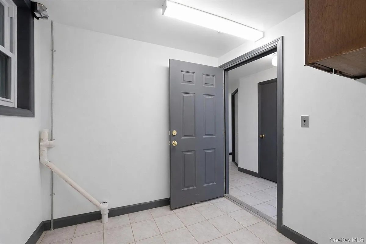 Building Photo - 1034 Route 52