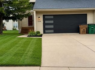 1298 NW 90th St #1298, Clive, IA 50325