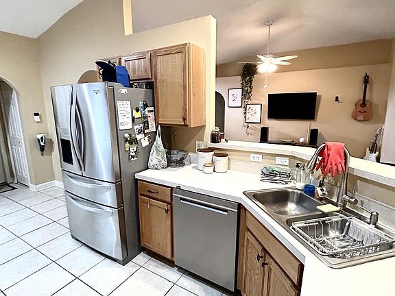 3rd image of 2310 Savannah Blvd