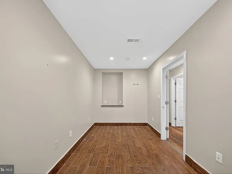817 6th St NW #B — Photo 21