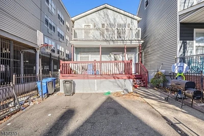 1st image of 53 12Th Ave